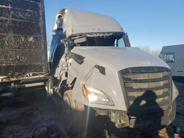 2023 Freightliner Cascadia 126