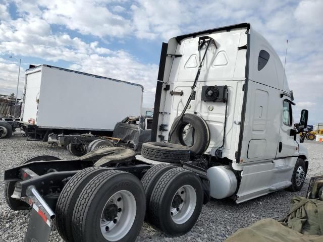 2013 Freightliner Cascadia 125