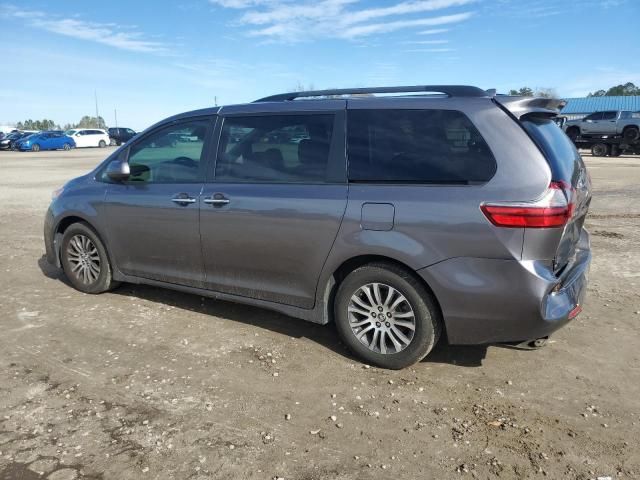 2020 Toyota Sienna XLE