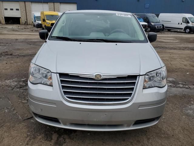 2009 Chrysler Town & Country LX