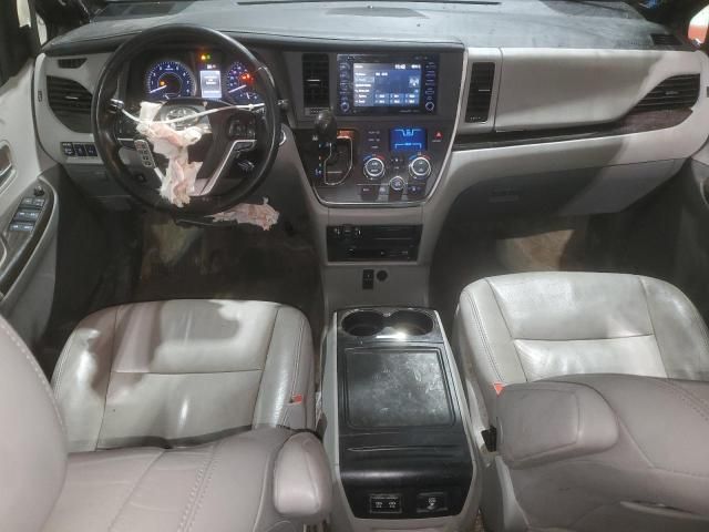 2018 Toyota Sienna XLE