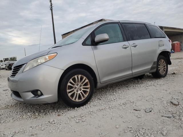 2012 Toyota Sienna XLE