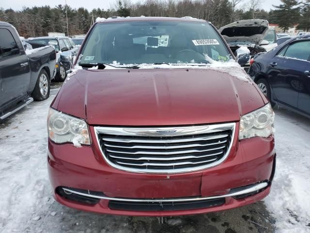 2016 Chrysler Town & Country Limited Platinum