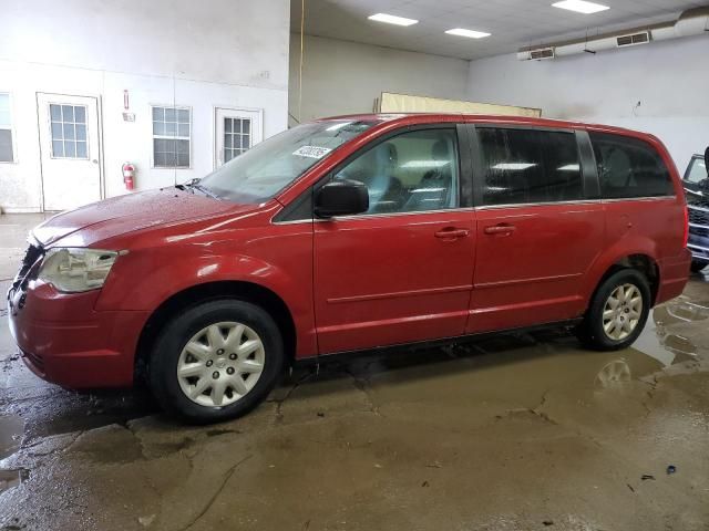 2010 Chrysler Town & Country LX