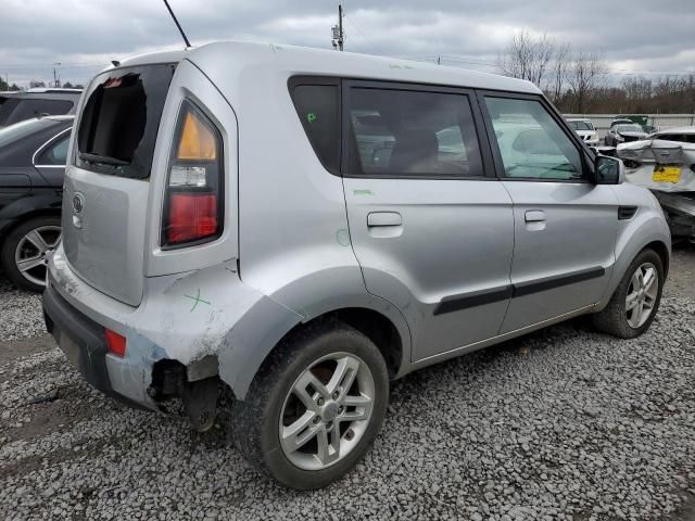 2010 KIA Soul +