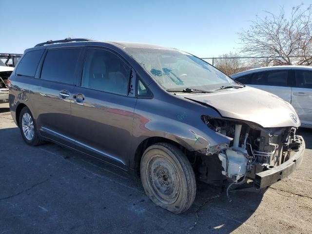 2013 Toyota Sienna XLE