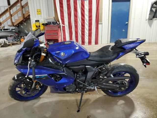 2025 Yamaha YZF750