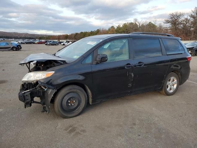 2015 Toyota Sienna LE