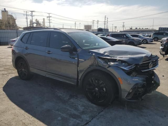 2022 Volkswagen Tiguan SE R-LINE Black