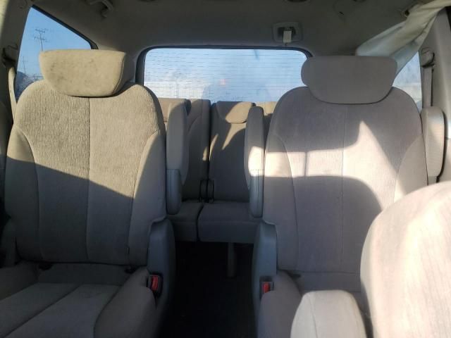 2010 KIA Sedona LX