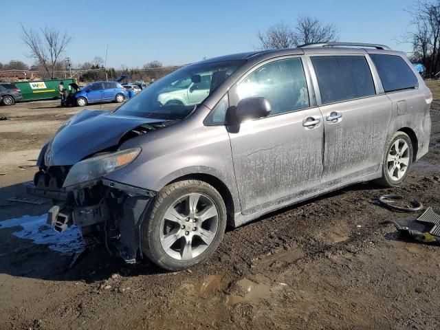 2013 Toyota Sienna Sport