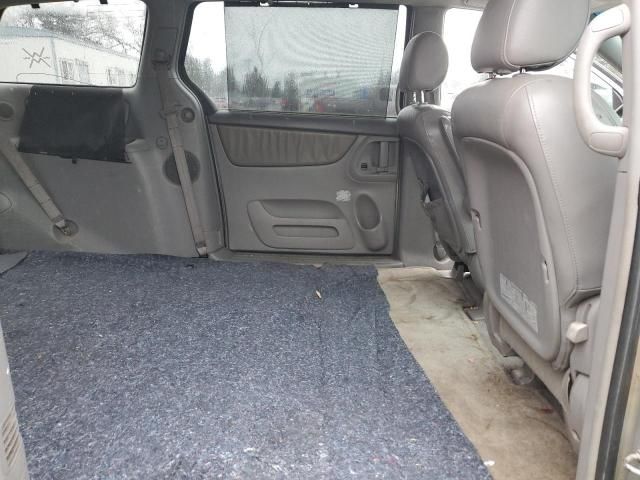 2004 Toyota Sienna XLE