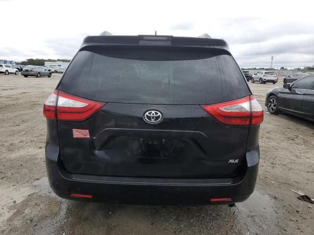 2019 Toyota Sienna XLE