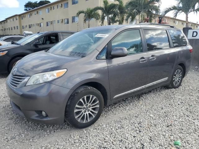 2017 Toyota Sienna XLE