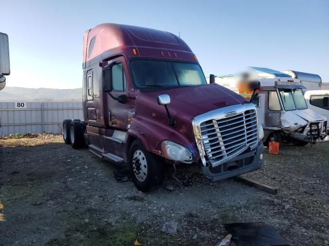 2013 Freightliner Cascadia 125