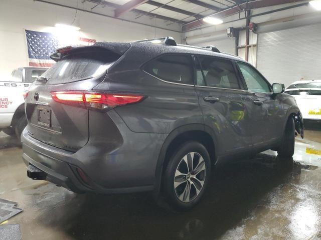 2022 Toyota Highlander XLE