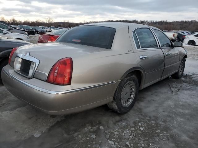 2002 Lincoln Town Car Signature