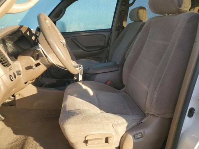 2004 Toyota Sequoia SR5