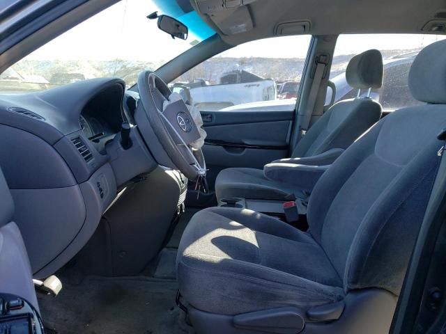 2005 Toyota Sienna CE