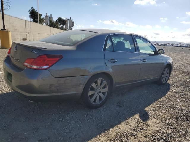 2005 Toyota Avalon XL