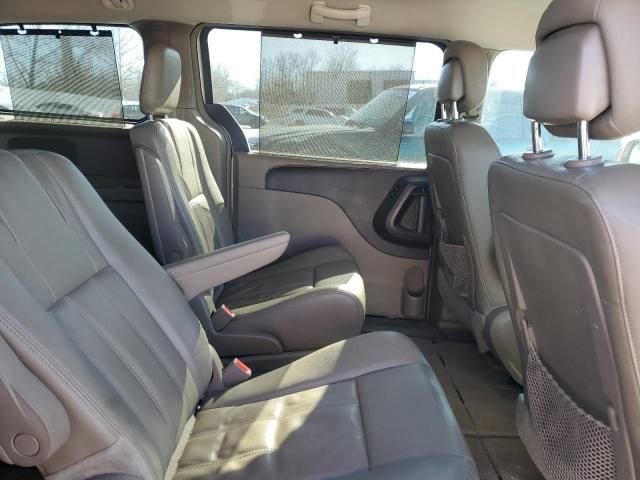 2016 Chrysler Town & Country Touring