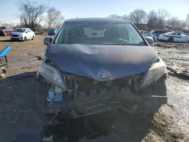 2013 Toyota Sienna Sport