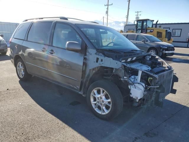 2005 Toyota Sienna XLE