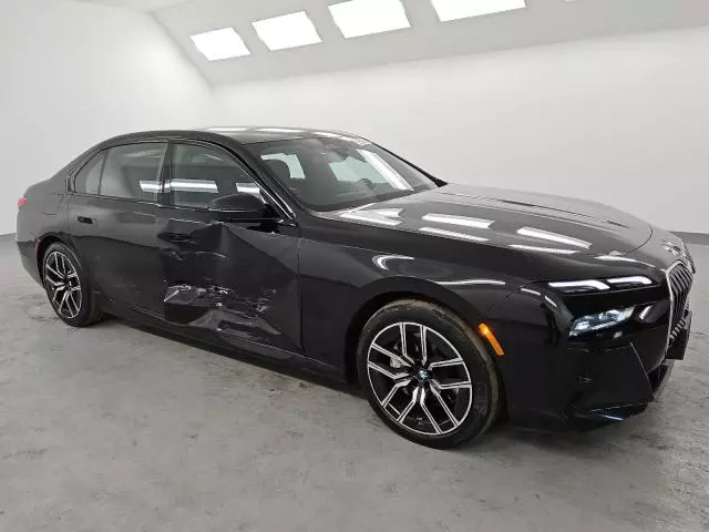 2024 BMW 740 XI