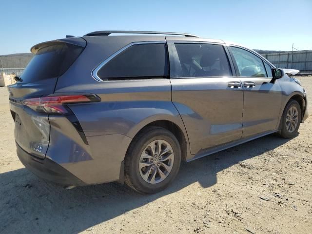 2021 Toyota Sienna LE