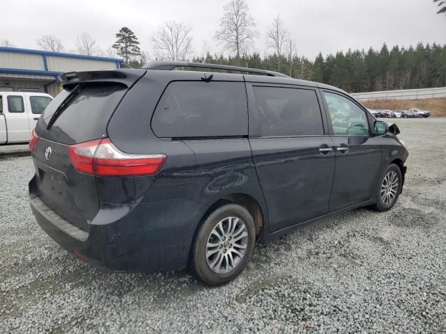 2020 Toyota Sienna XLE