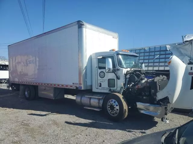 2018 Kenworth Construction T270