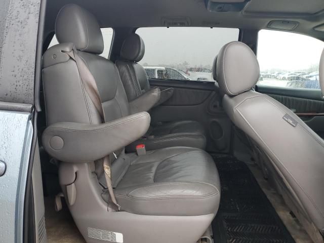 2005 Toyota Sienna XLE