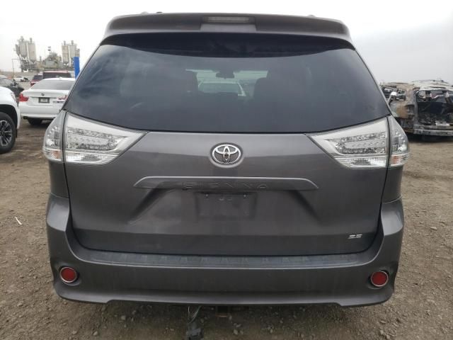 2011 Toyota Sienna Sport