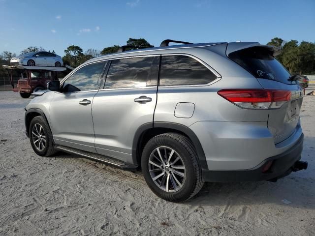 2017 Toyota Highlander SE