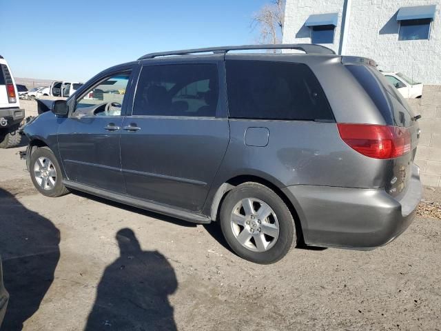 2004 Toyota Sienna CE