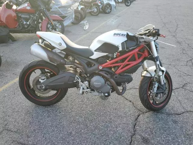 2010 Ducati Monster 696