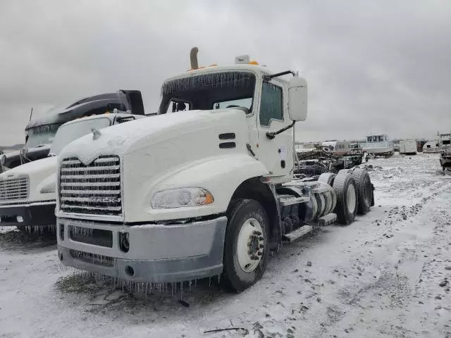 2015 Mack 600 CXU600