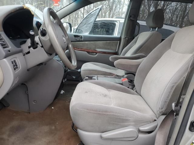 2007 Toyota Sienna CE