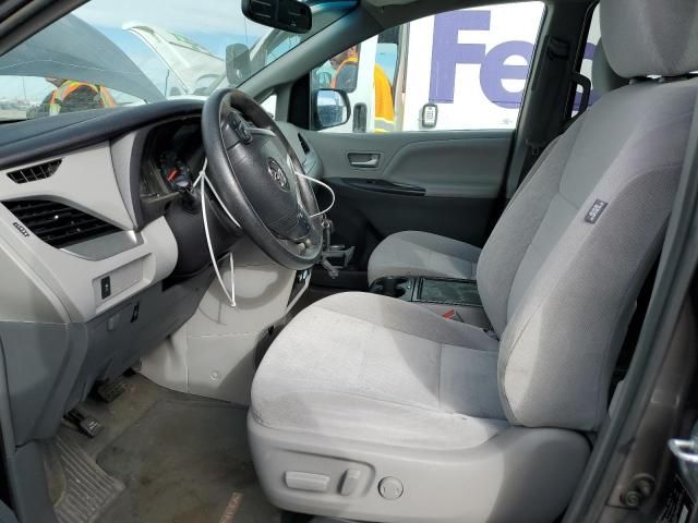 2016 Toyota Sienna LE