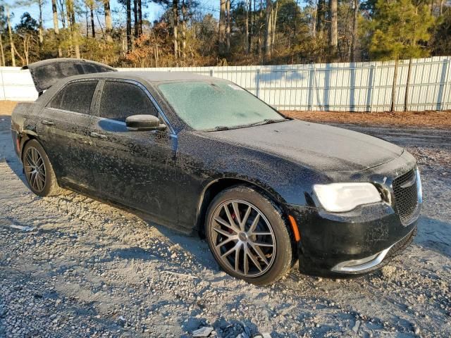 2016 Chrysler 300 Limited