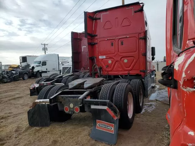 2015 Freightliner Cascadia 125