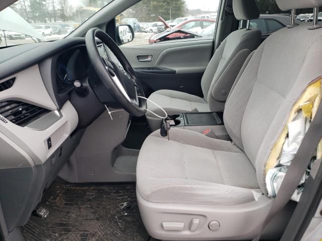 2019 Toyota Sienna LE