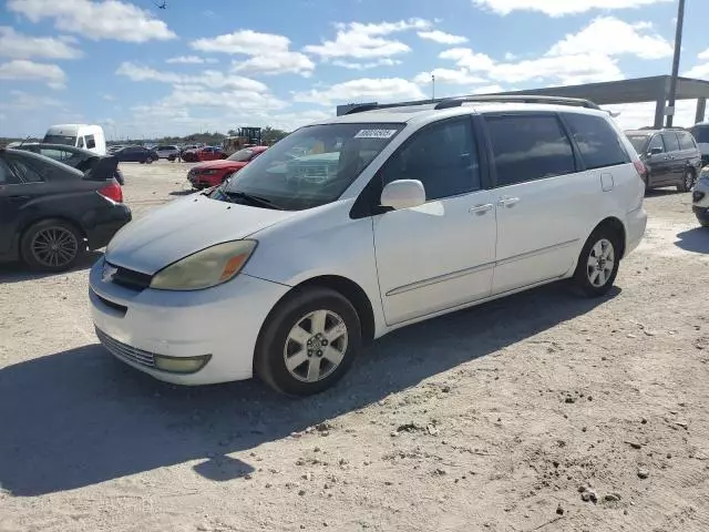 2005 Toyota Sienna XLE