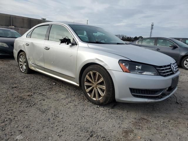 2012 Volkswagen Passat SEL