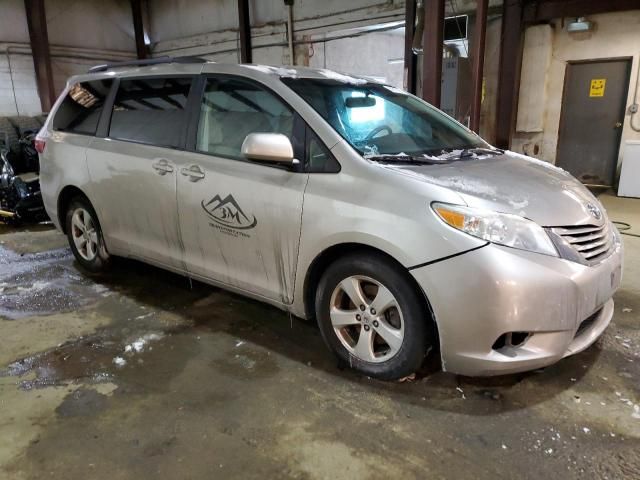 2016 Toyota Sienna LE