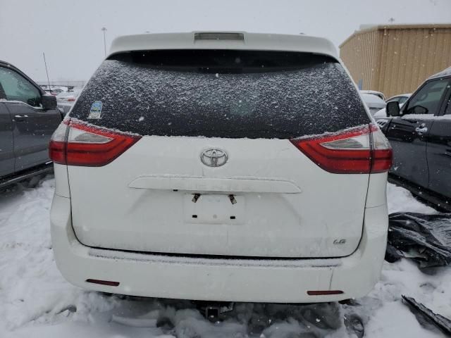 2019 Toyota Sienna LE