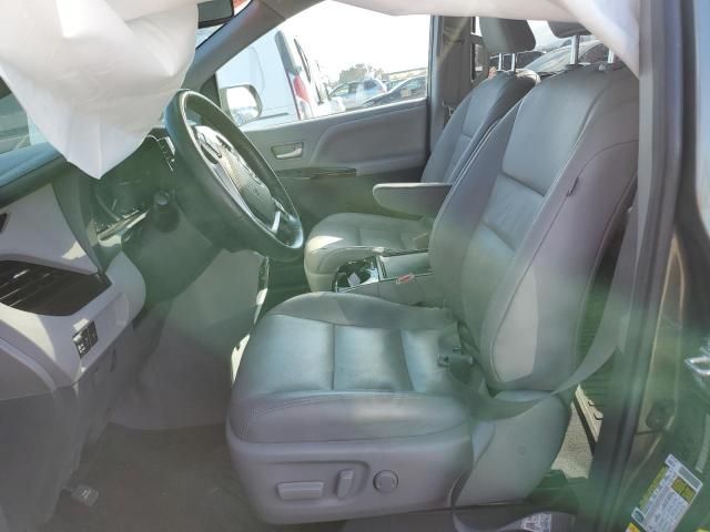 2019 Toyota Sienna XLE