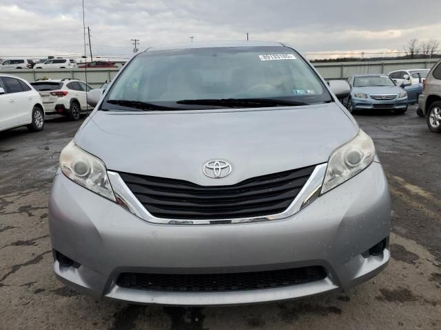 2014 Toyota Sienna LE