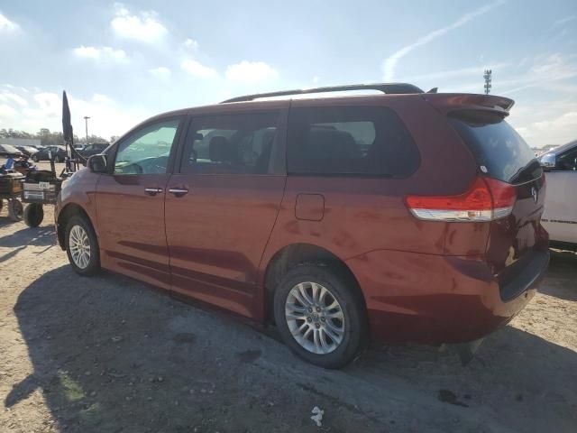 2012 Toyota Sienna XLE