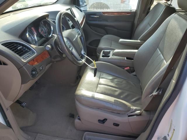 2013 Chrysler Town & Country Touring